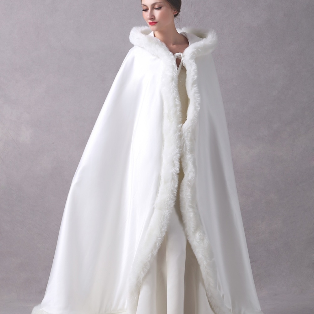 Wintery wedding fur trimmed cape